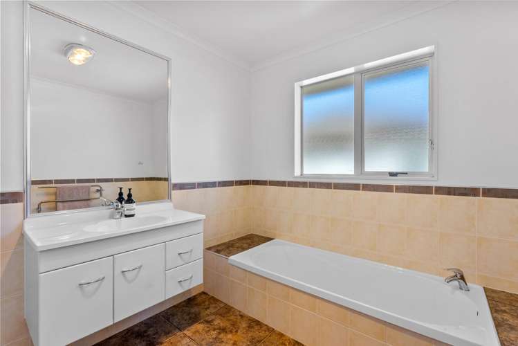 15 Kelvin Hart Drive East Tamaki_18