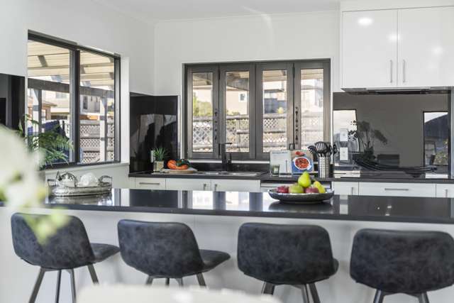 13 Arrowsmith Drive Clover Park_3