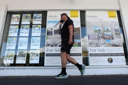 Tony Alexander: What the OCR hold and rising inflation mean for mortgage rates