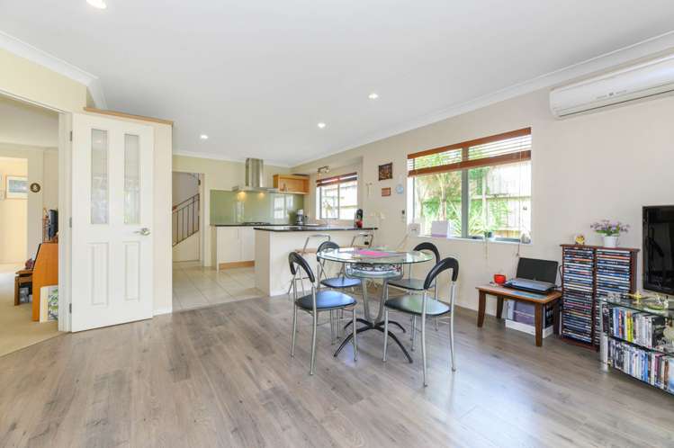 1 Mary Forgham Drive Greenhithe_17