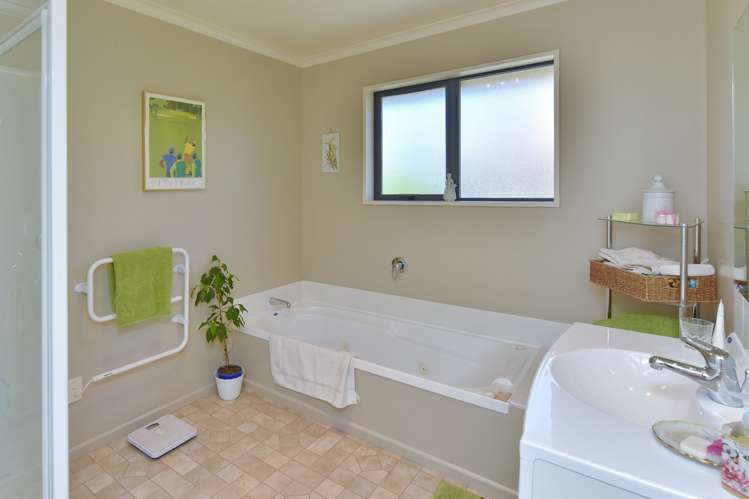 12 Croftwood Lane Harewood_11