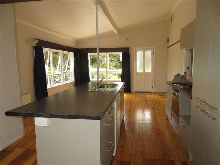 11 Firth Road Torbay_17