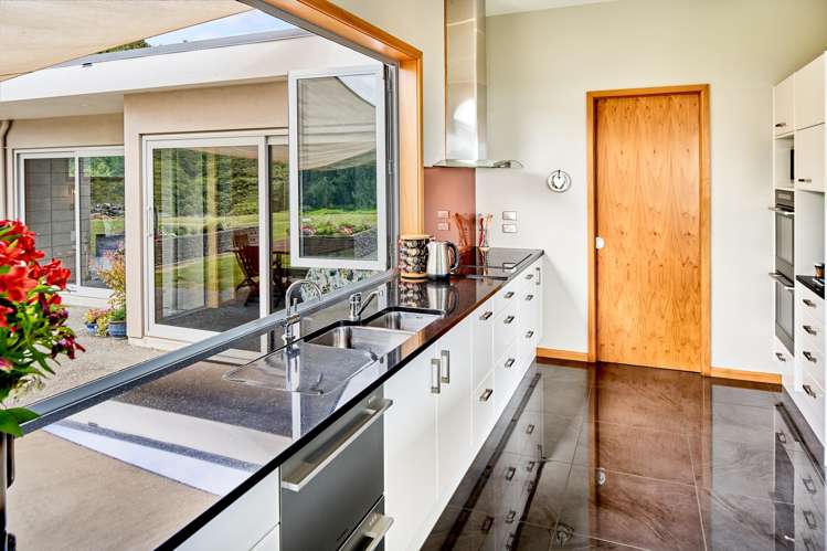 102 Kuku East Road Manakau_9