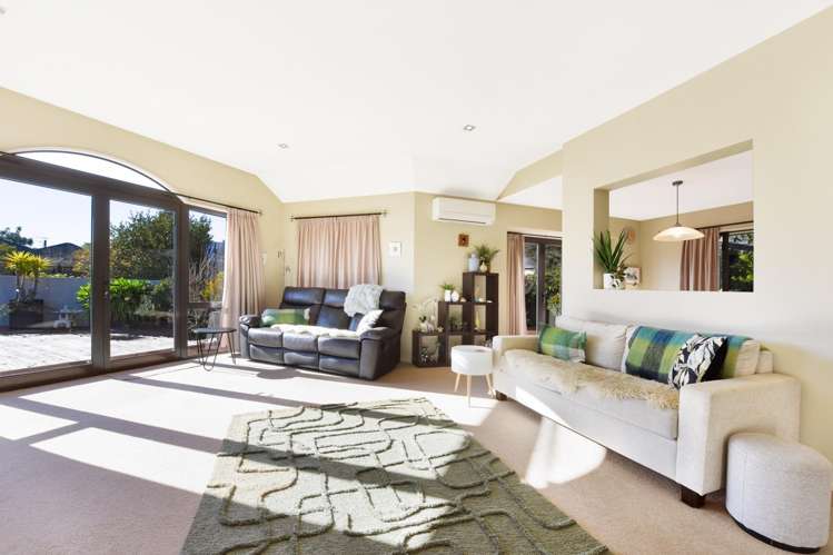 2 Strawberry Grove Richmond_5