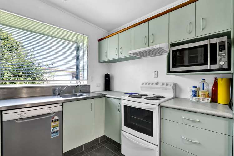 2 Hills Road Tongaporutu_9