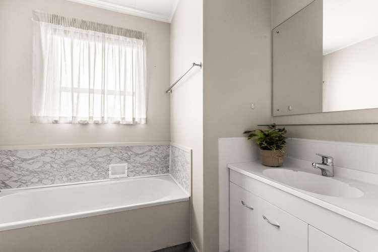 2/24 White Street Taradale_10