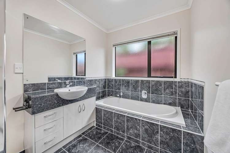 12 Stornaway Drive Flat Bush_21
