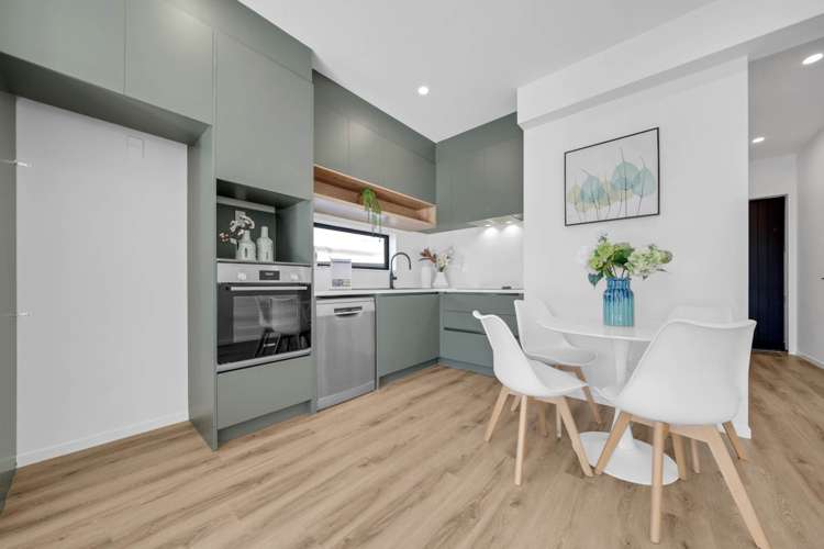 8/285 Te Atatu Road Te Atatu South_6