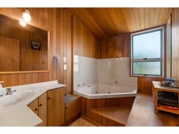 18 Wakeling Avenue Te Atatu South_12