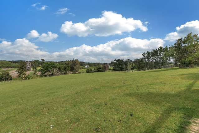 Taupaki Road Taupaki_2