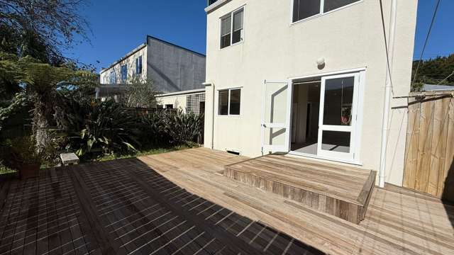 Well-maintained 3 Bedroom Townhouse!