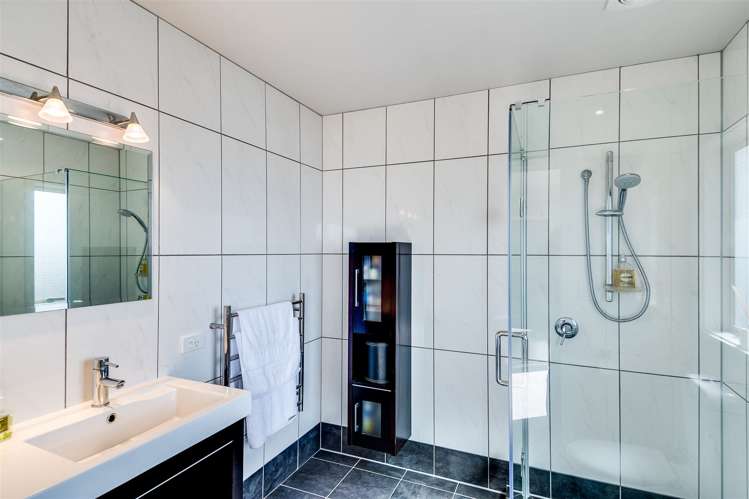 3 The Esplanade Westshore_19