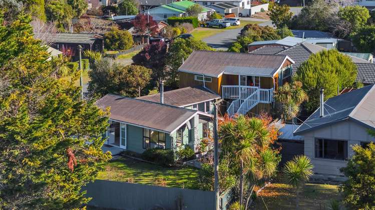 63 Batten Grove The Pines Beach_22