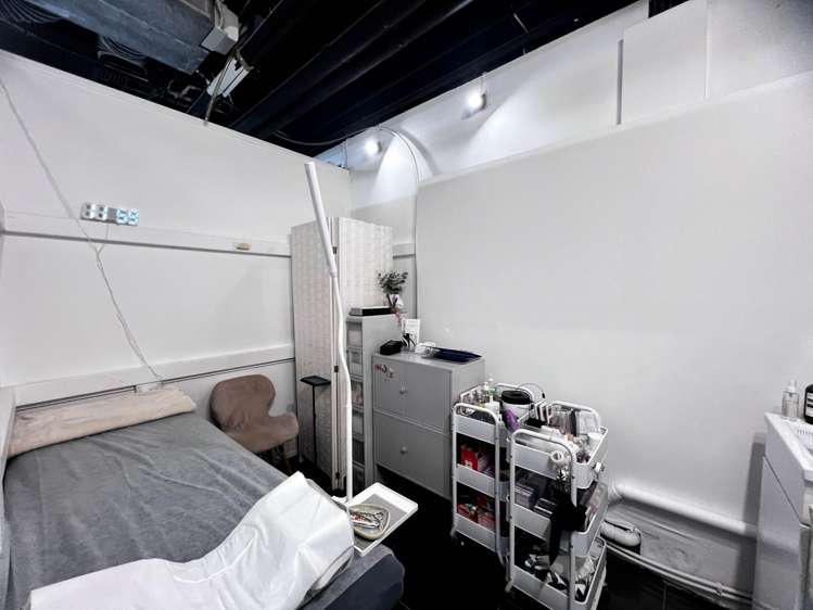 Unit 2J/239 Queen Street City Centre_7