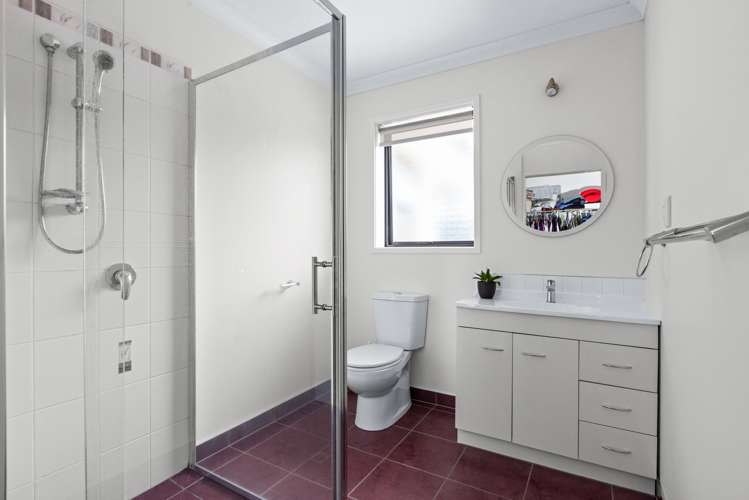 12 Portland Place Poraiti_12