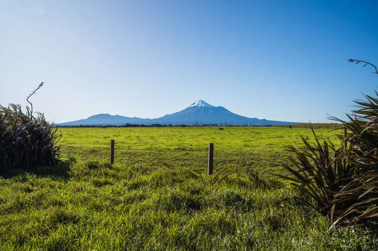 301 Tai Road Opunake_4