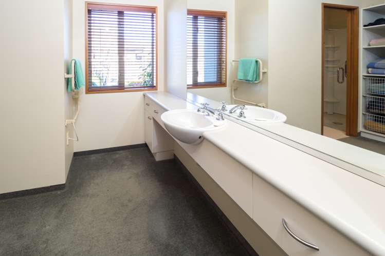 5 Coniston Drive Allenton_13