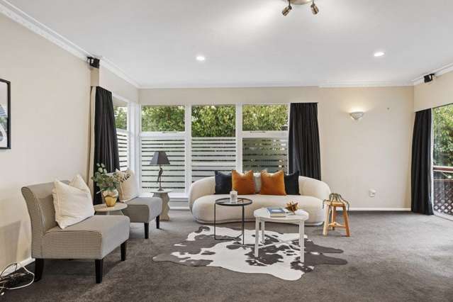 Charming 4BR Big garden house in Halswell