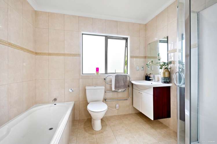 61 Medallion Drive Oteha_12