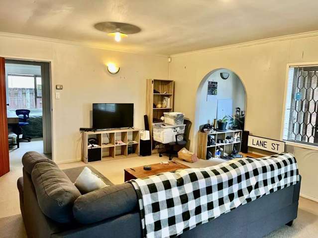 139 Mcleod Road Te Atatu South_1