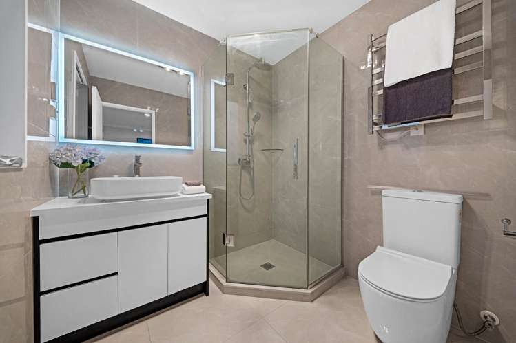 19 Dungloe Avenue Flat Bush_33