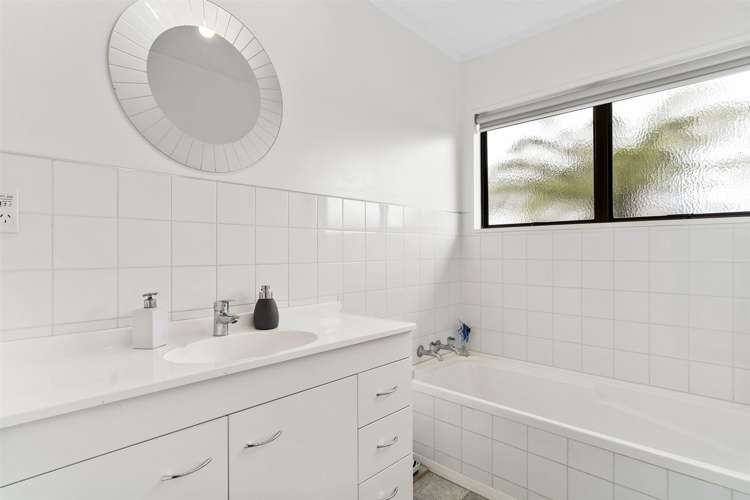 12 Lochinvar Place Hairini_7