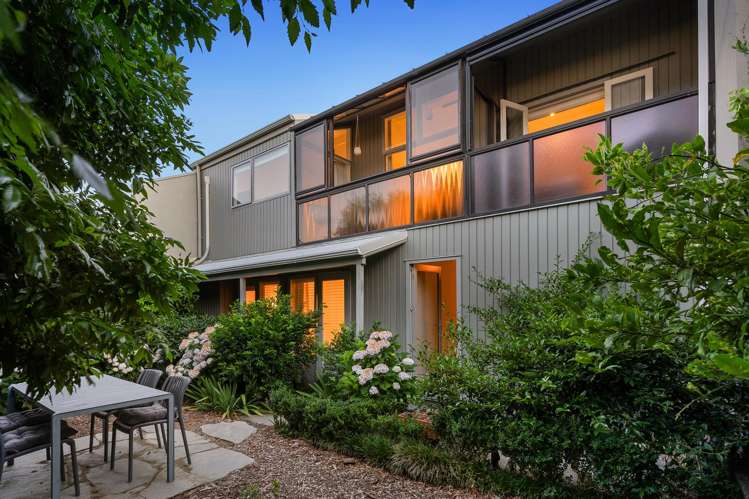 2/38 Challenger Street St Heliers_1