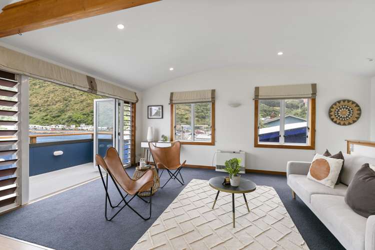 32 Owhiro Bay Parade Owhiro Bay_2