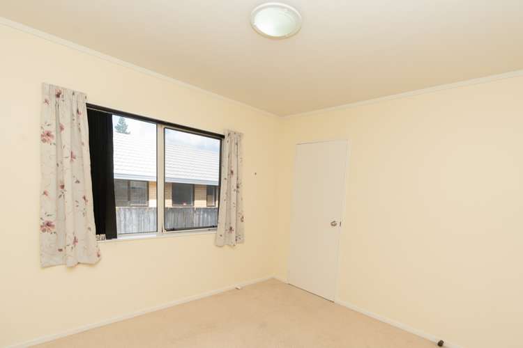 96 Dixon Road Glenview_12