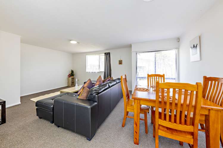 2/61 Redcrest Avenue Red Hill_3