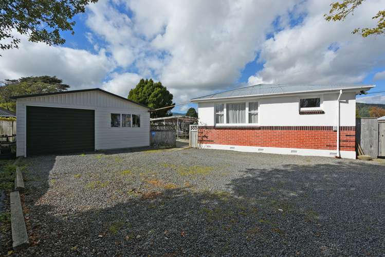 2/25a Ward Street Trentham_3