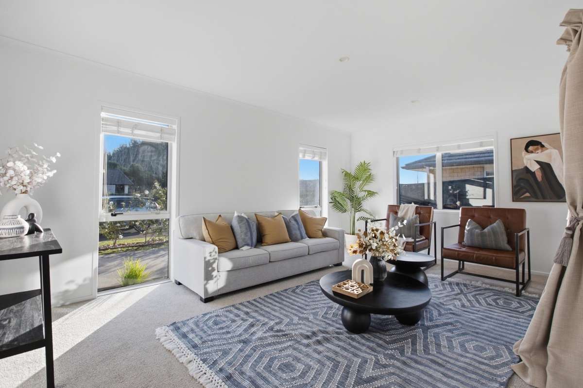 269 Lakes Boulevard_1