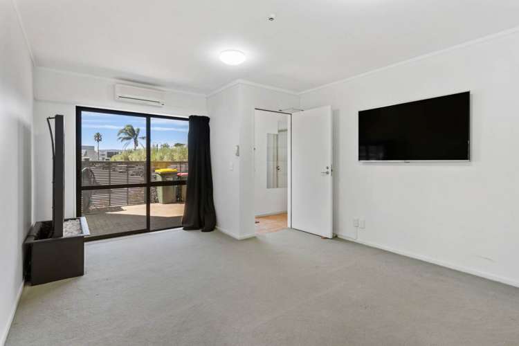 15/18 Airborne Road Rosedale_18