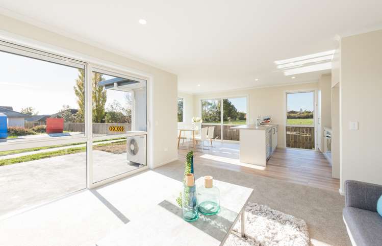 14 Campari Drive Richmond_9