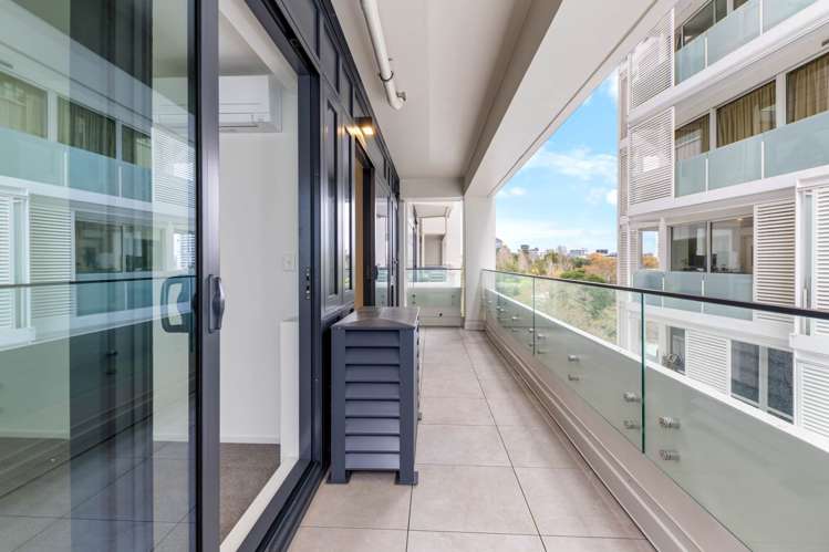 7F/14 Waterloo Quadrant City Centre_13