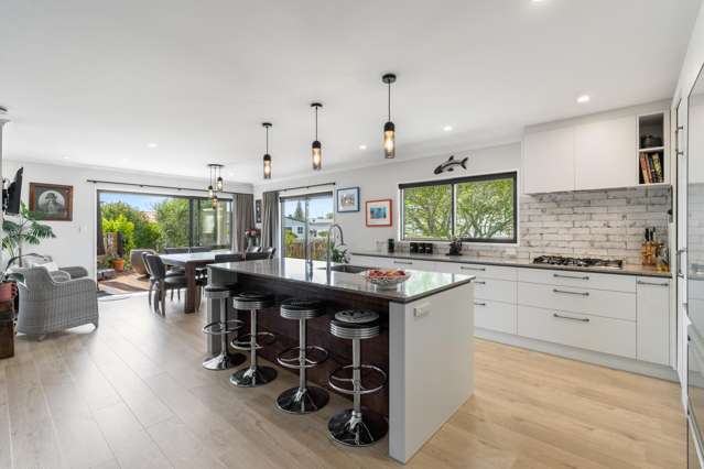 102 Mark Street Whangamatā_3