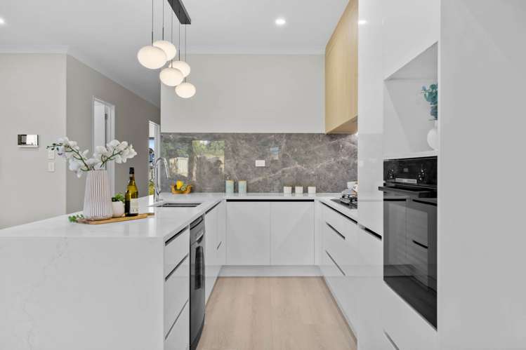 24 Furlough Road Opaheke_6