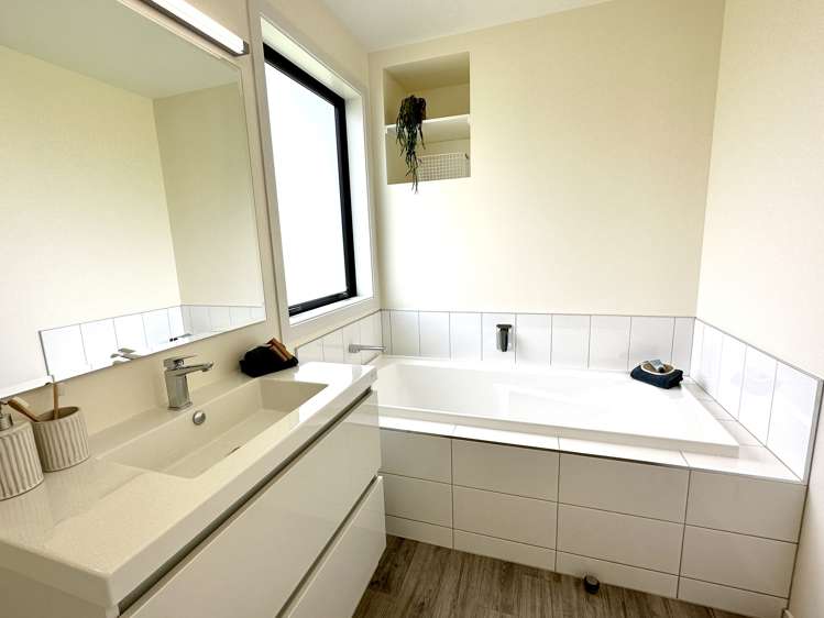 8 Chatham Rise Seaward Bush_26