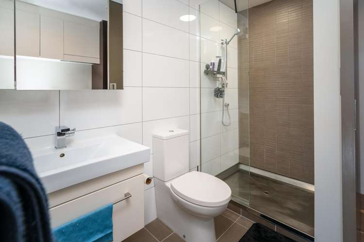 S404/28 Torrens Terrace Mount Cook_18