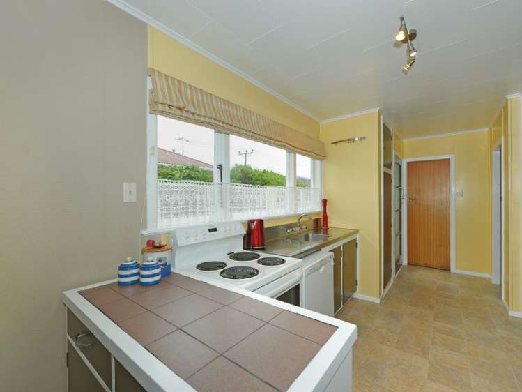 10 Parkway Wainuiomata_7