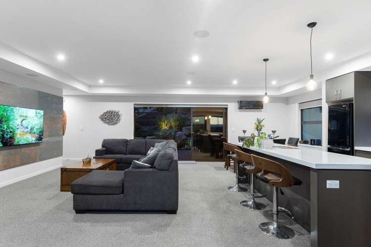 266 Ballintoy Park Drive Welcome Bay_11