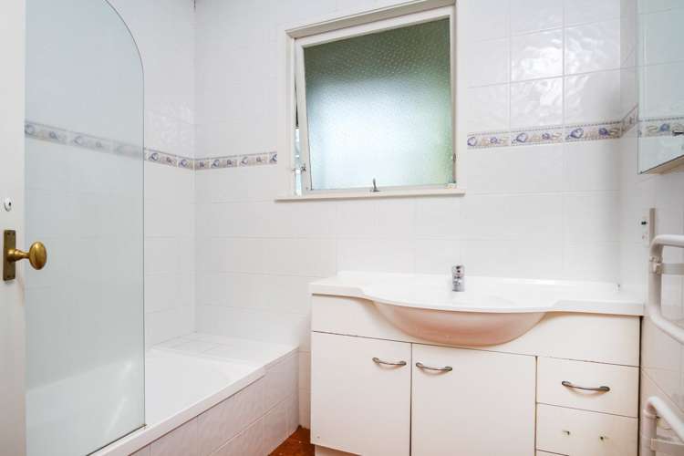 25 Cheriton Road Mellons Bay_14