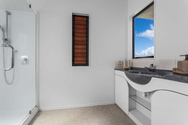 11 Island View Heights Coastlands_17