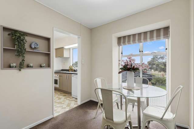 4 Cobar Close Maupuia_4