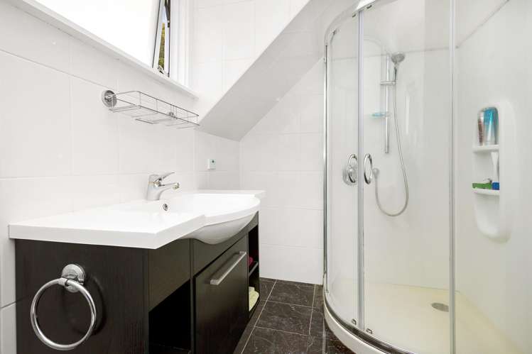 6 Thomas Hook Street Tawa_18