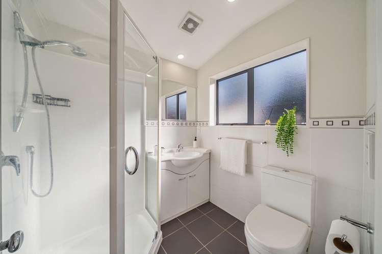 16 Birkinshaw Grove Riverstone Terraces_16
