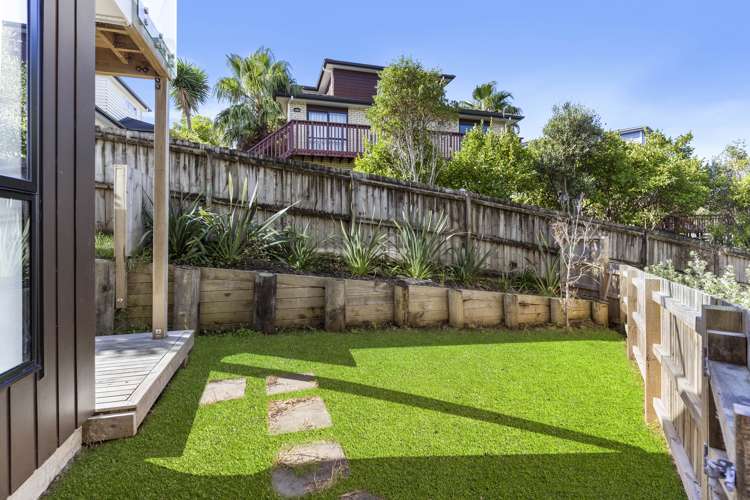 16/26 Springvale Drive Fairview Heights North Shore City Houses