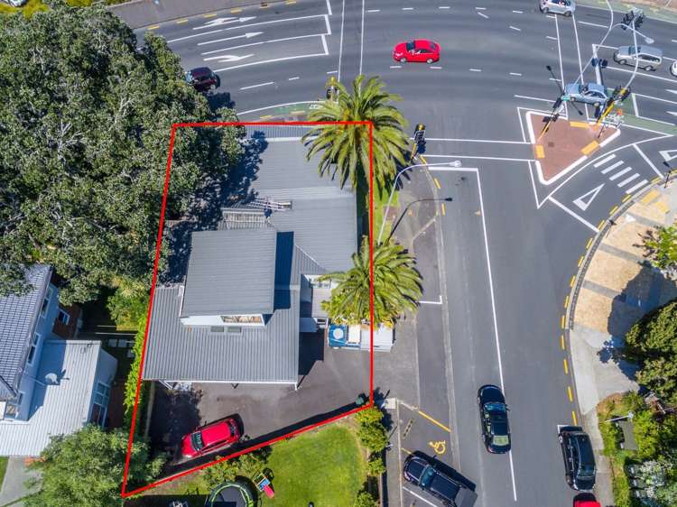 308 Lake Road Hauraki_10