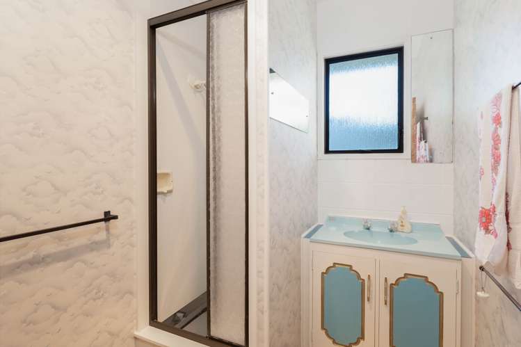 24 Hinerau Grove Waipahihi_13