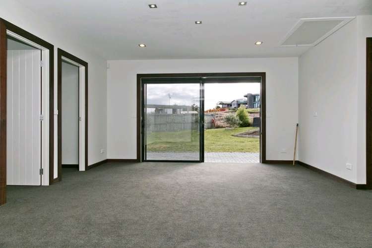 7 Coprosma Crescent Waipahihi_10